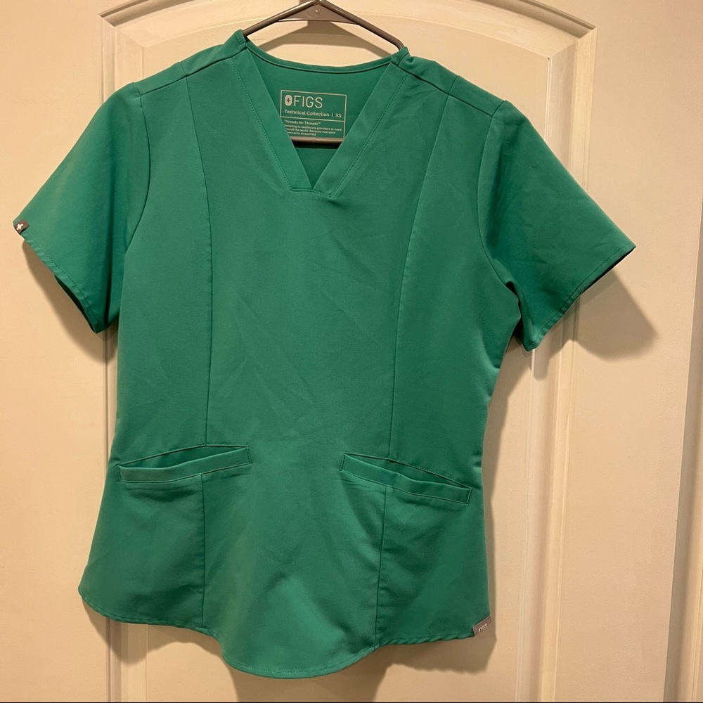 Figs Surgical Green Scrub Set (Women’s XS)